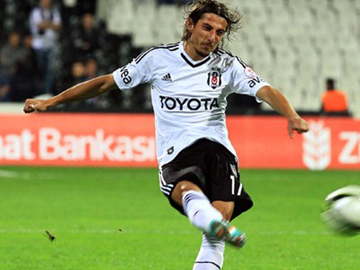 Mehmet Akyüz'ün Sözleşmesi Feshedildi!