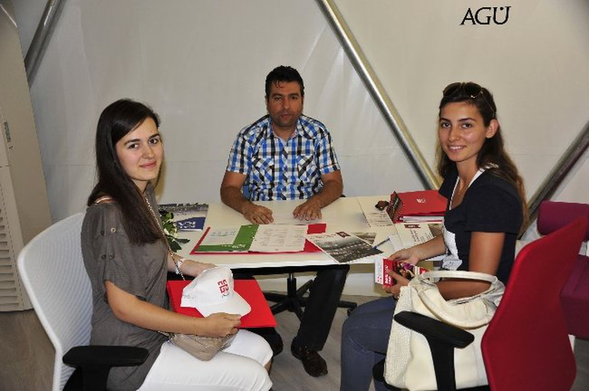 Agü Tanıtım Ofisi\'ne Öğrenci Akını