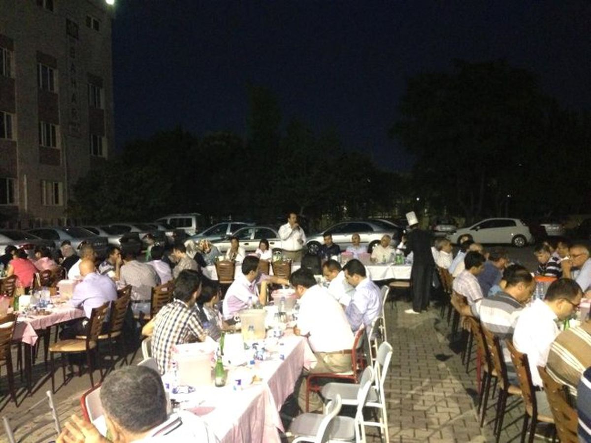 AK Parti\'li Uzun Tarsuslularla İftarda Buluştu