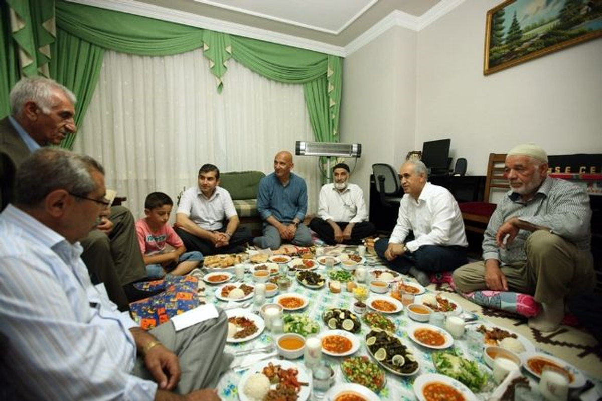 Altınok Öz, Soğanlık Halkıyla İftar Yaptı