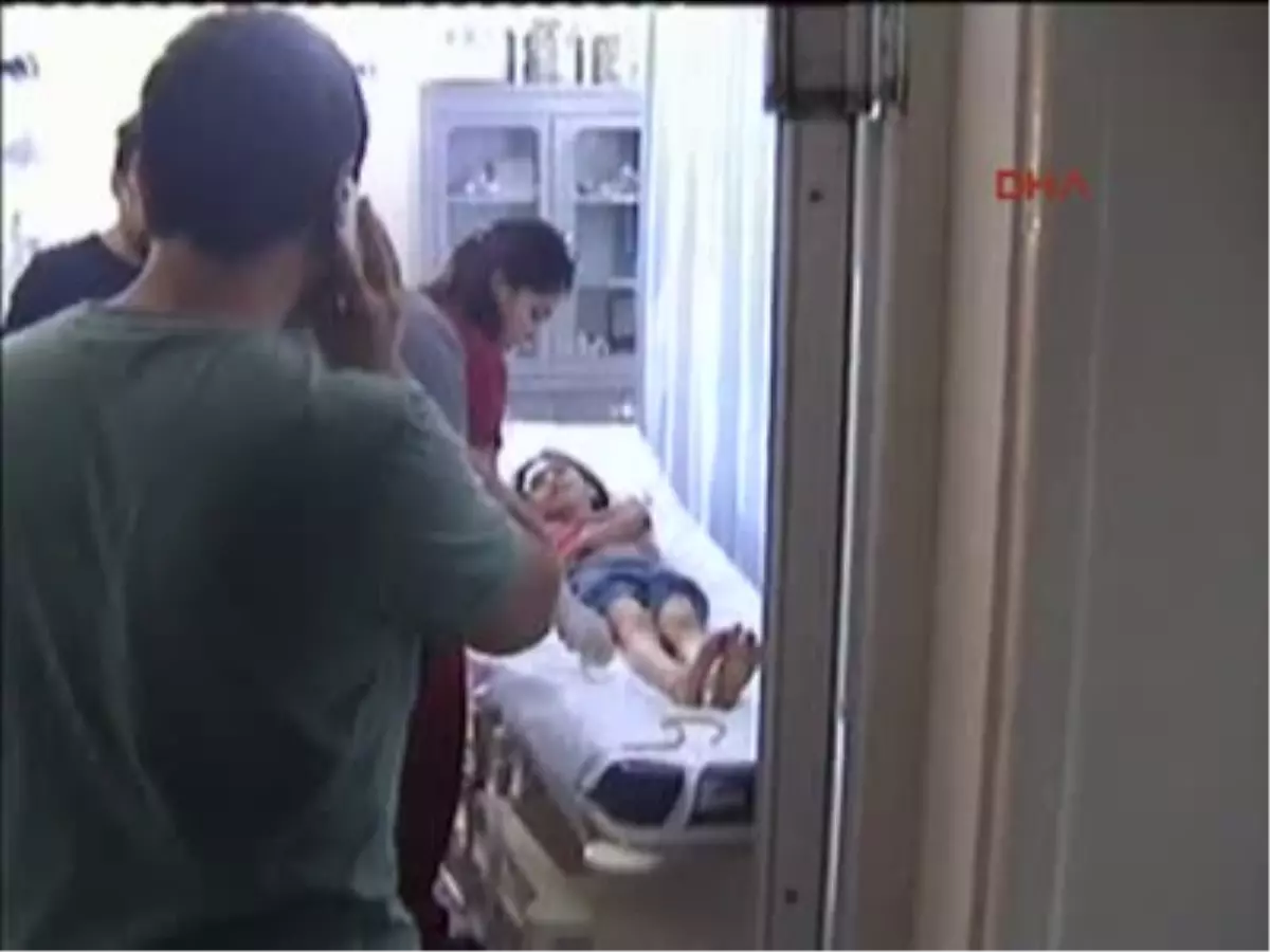 Andırın\'da Otomobil Devrildi 3 Yaralı