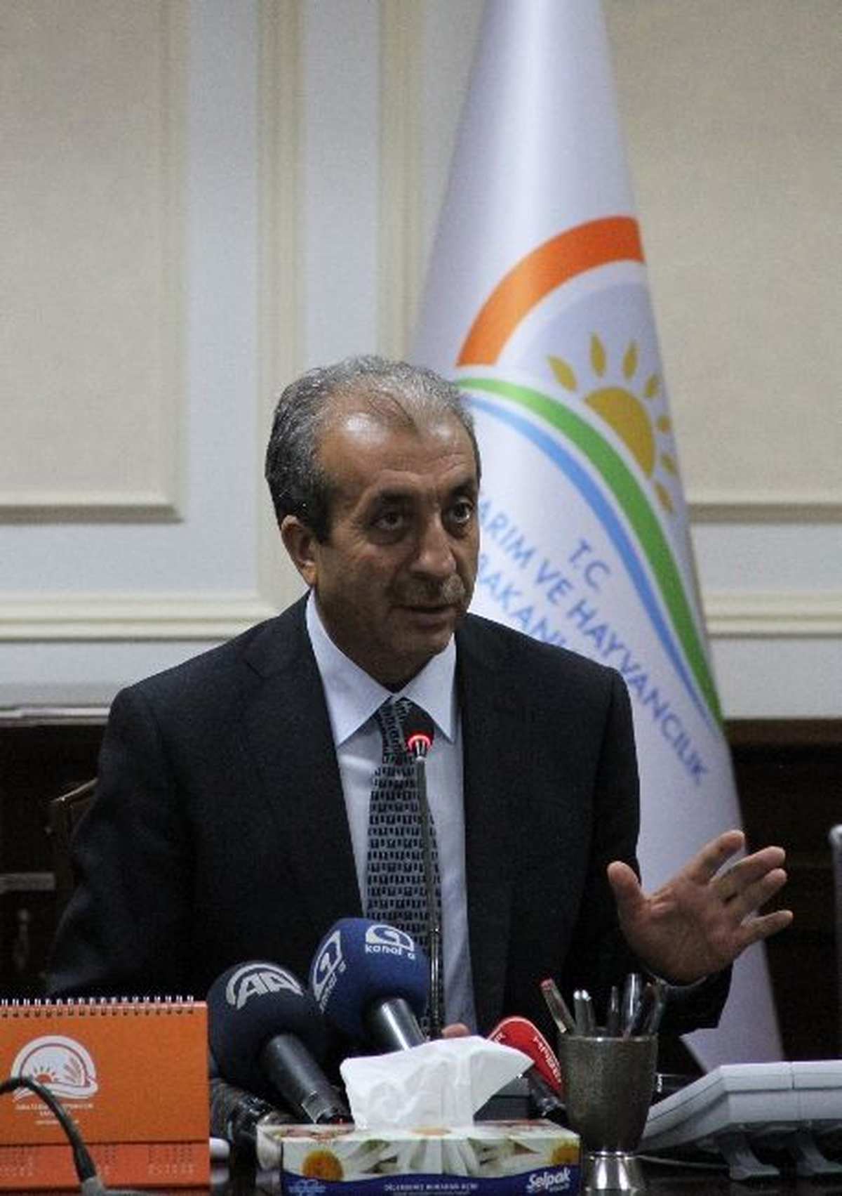 Bakan Eker\'den Basın Mensuplarına İftar
