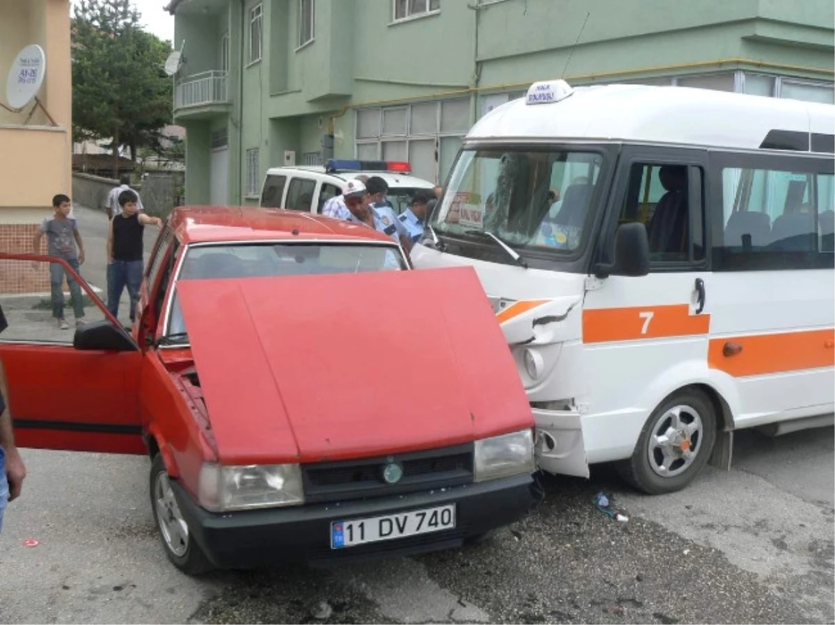 Bozüyük\'te Trafik Kazası, 9 Yaralı