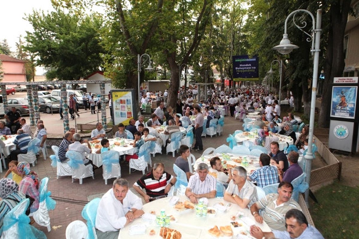 Büyükşehir\'in İftar Sofrası Hendek\'e Kurulacak