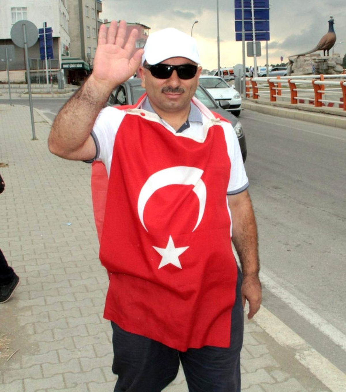 \'Demokrasiye Saygı\' İçin Tek Başına Ankara\'ya Yürüyor