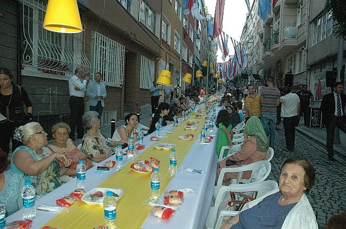 Esenyurt Belediyesi\'nde İftar Heyecanı