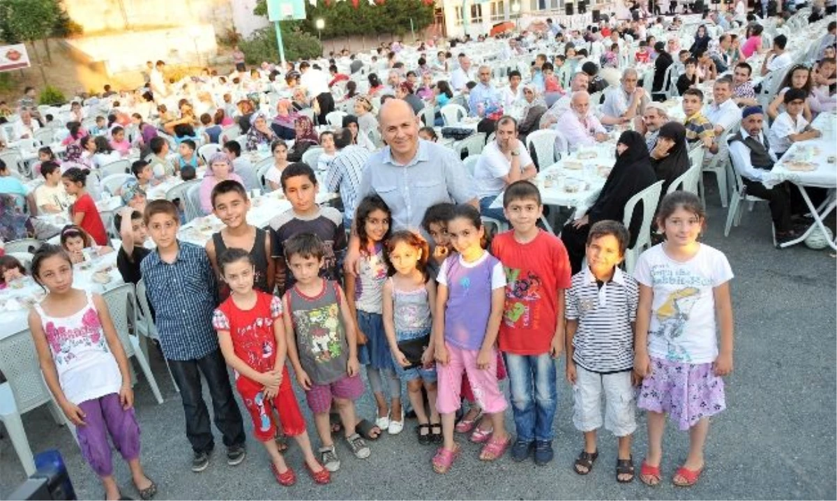 Gaziosmanpaşa Belediyesi\'nden 2 Bin 500 Kişiye İftar