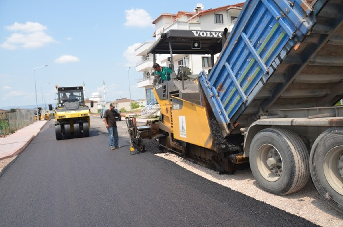 Kartepeye 17 Bin Ton Asfalt Serildi