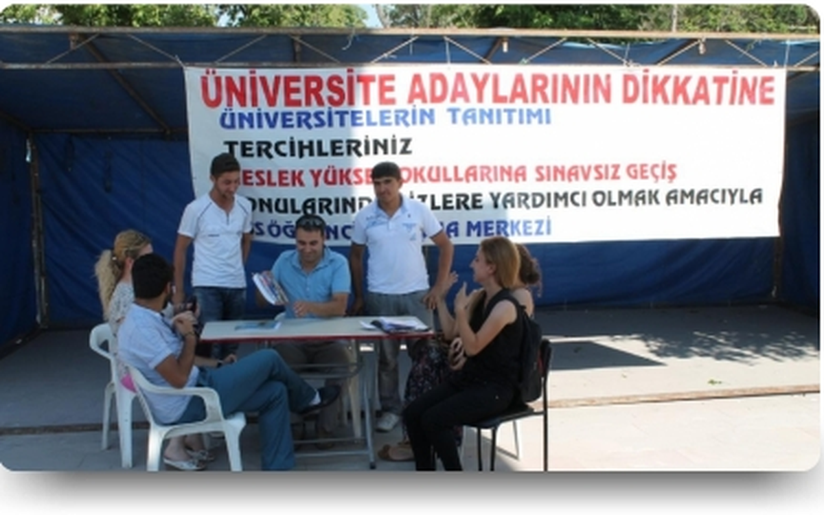 Öğrencilere Rehberlik Hizmeti Veriliyor
