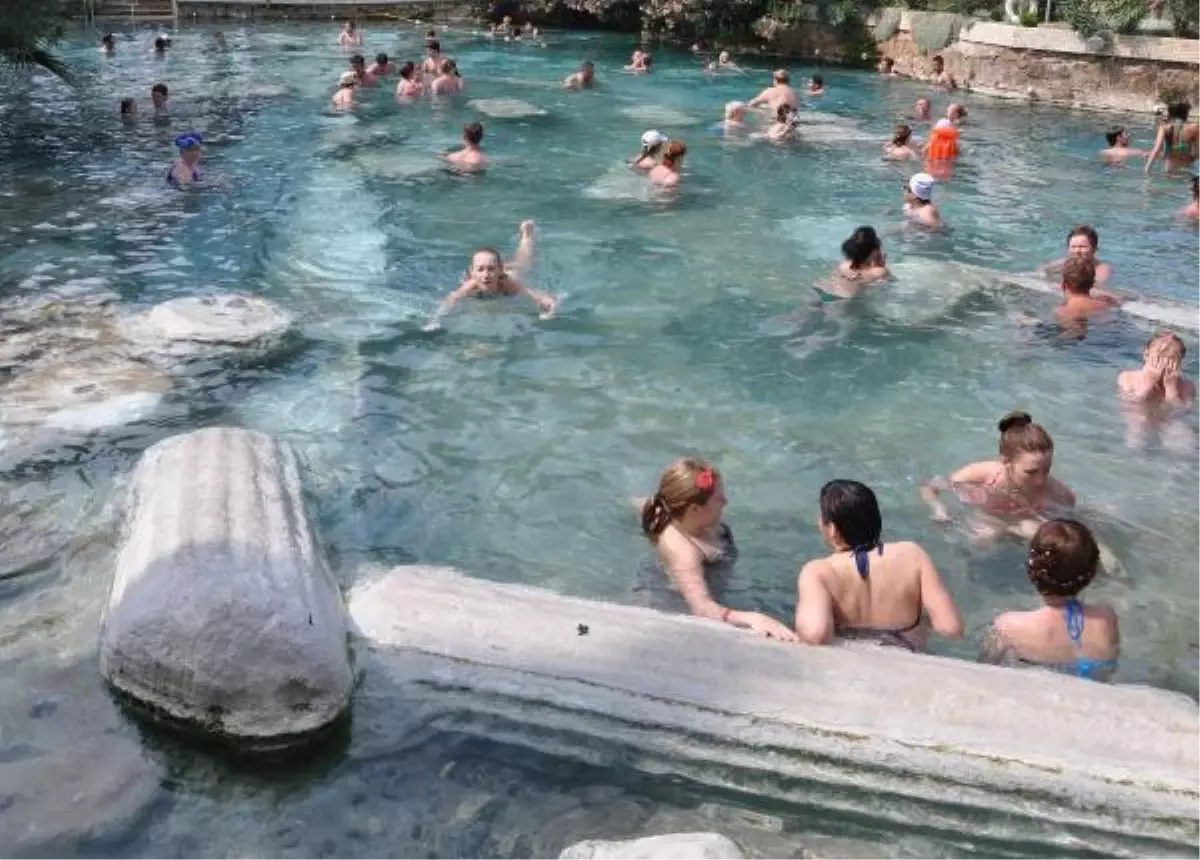 Pamukkale\'yi 722 Bin Kişi Ziyaret Etti