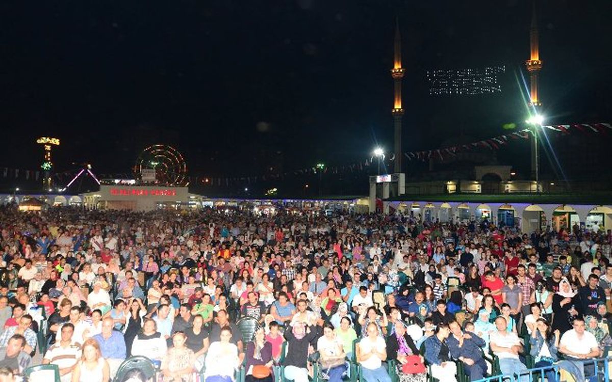 Ramazan Kasabası Her Gün Binlerce Kişiyi Ağırlıyor