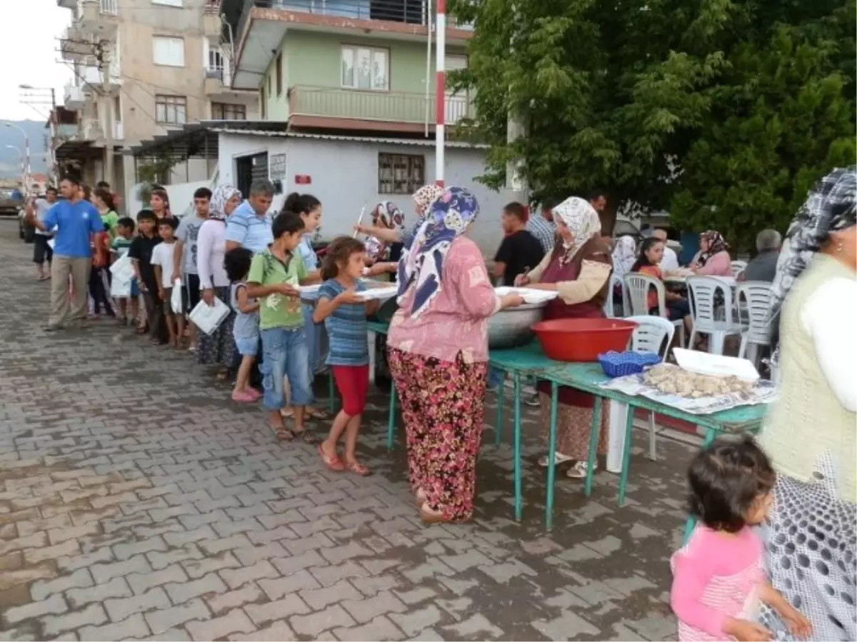 Salihli'nin Sart Kasabası'nda İftar Programı Düzenlendi