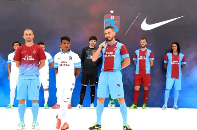 Iste Trabzonspor Un Yeni Formalari Son Dakika Spor