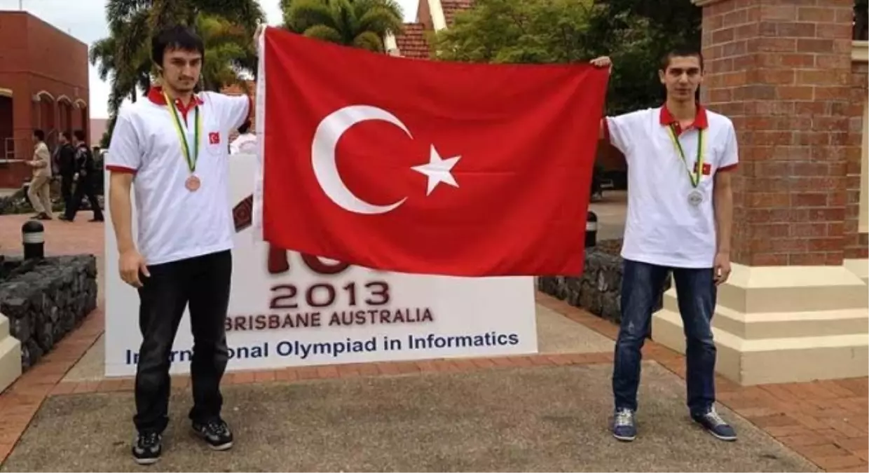 Türk Öğrenciler Bilgisayar Olimpiyatlarına Damga Vurdu