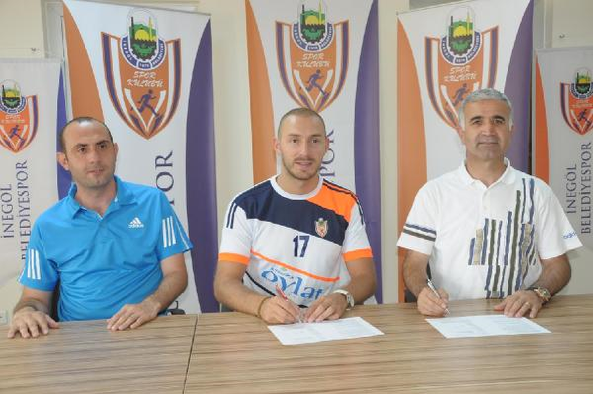 Voleybolcu Murat Aslan İnegöl Belediyespor\'da