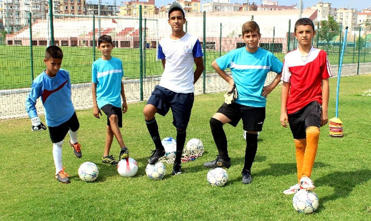 Yaz Spor Okulları\'nda Antremanlar Devam Ediyor