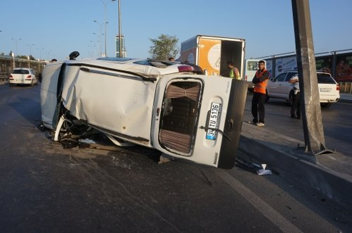 17 Yaşındaki Genç Kaza Yaptı: 1 Ölü, 5 Yaralı