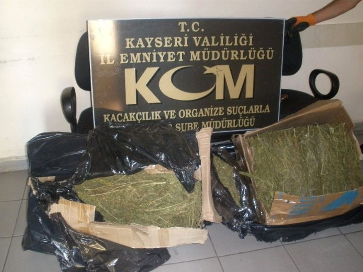 26 Kilo Esrarla Polisten Kaçamadı