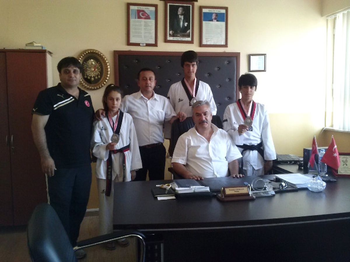 Adanalı Tekvandoculardan 3 Madalya