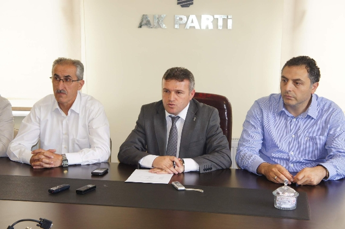 AK Parti Kastamonu İl Başkanı Av. Metin Çelik;