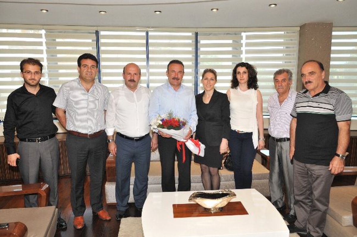 Başkan Doğan Ziyaretçilerini Ağırlıyor