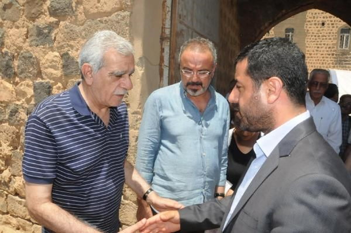 Bdp: Demirtaş İstanbul\'da, Türk İrlanda\'da