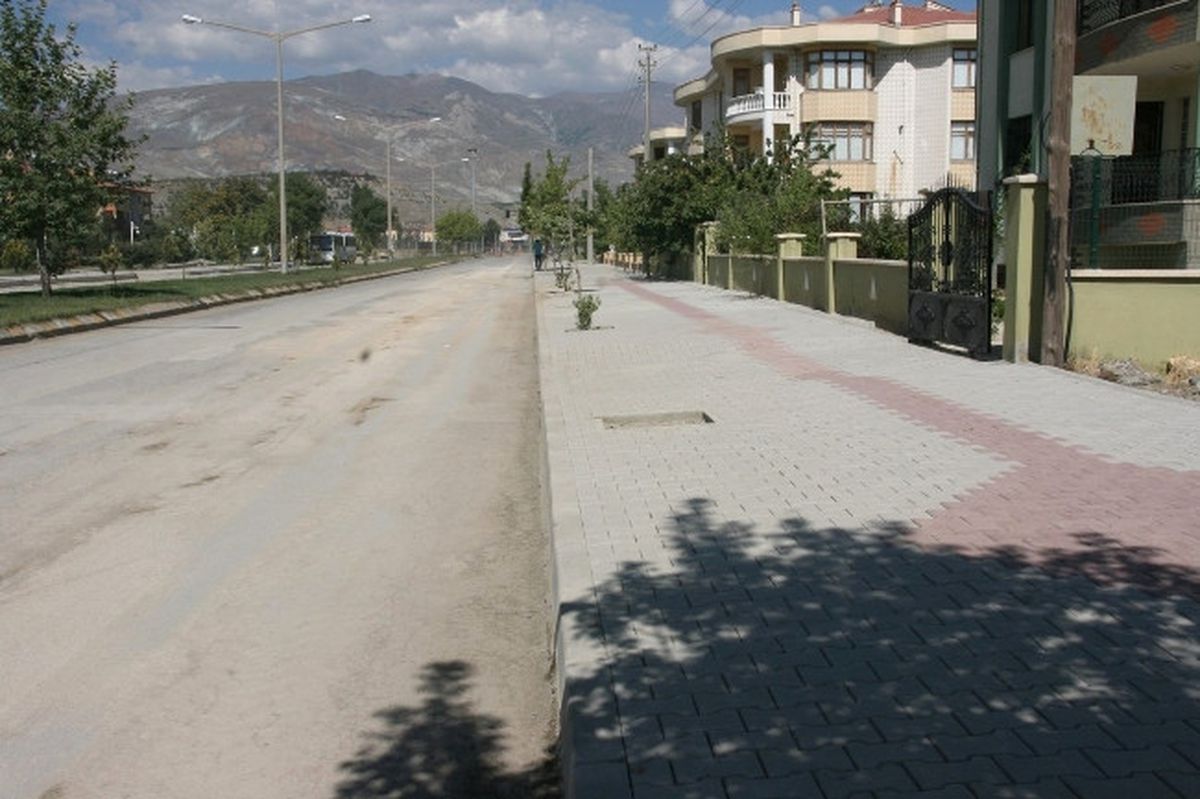 Belediyeden Kaldırım Çalışmaları