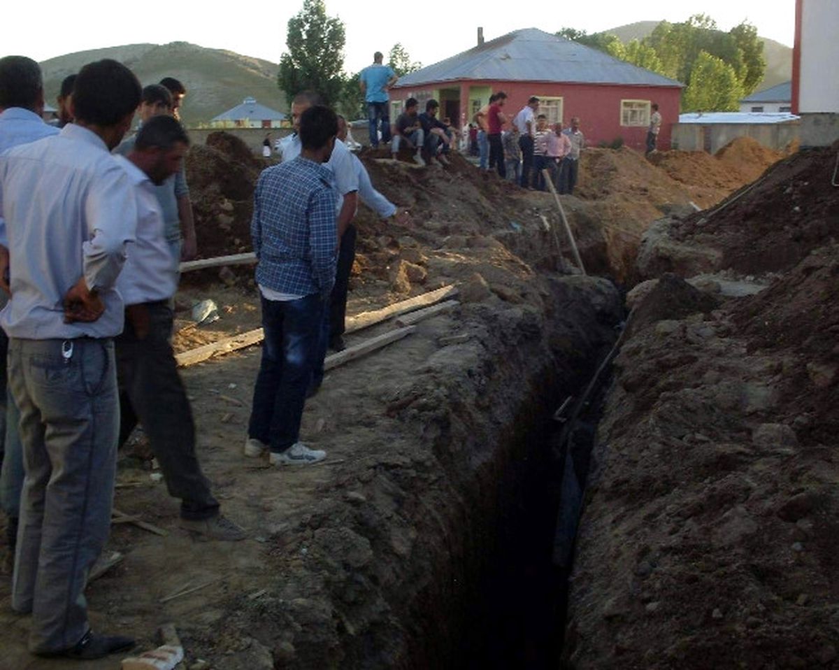 Çaldıran\'da İnşaatta Göçük: 3 Yaralı