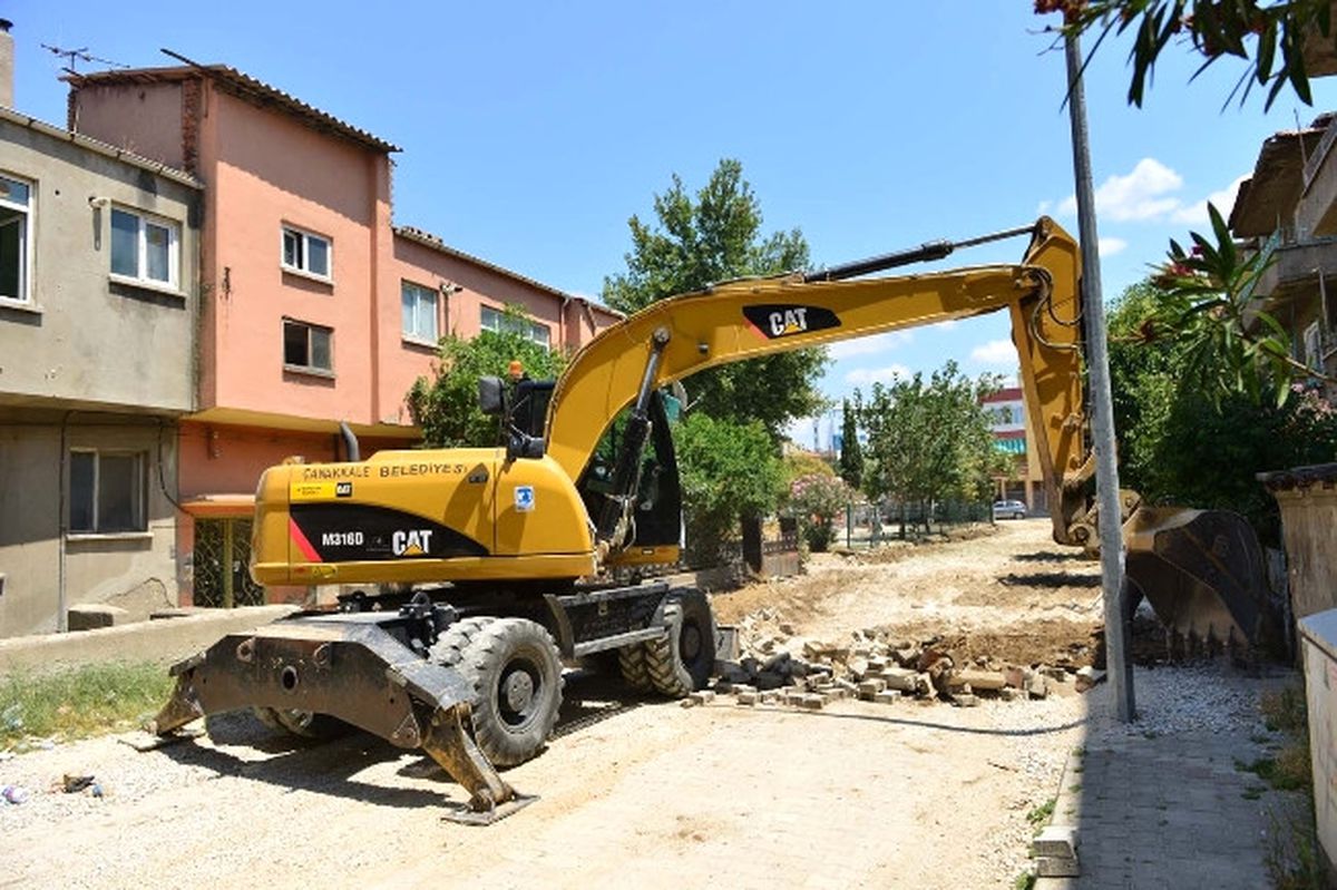 Çanakkale\'de Üstyapı Çalışmaları Devam Ediyor