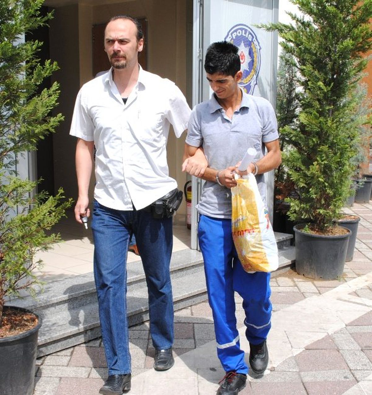 Cebir ve Tehdide 3 Yıl 4 Ay Hapis