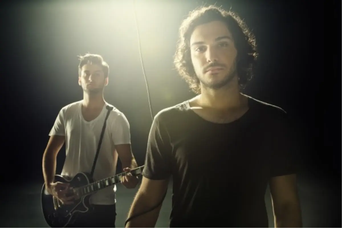 Dev\'in "Dans Et" Klibi Çok Konuşulacak!