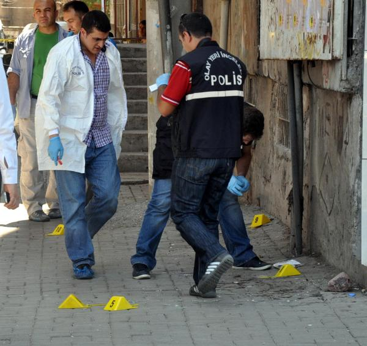 Diyarbakır\'da Elinde Bomba Patlayan B.C: Oynarken Patladı