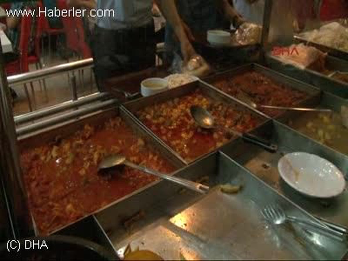 Ucuz Yemek Veren Lokantada İftar Kuyruğu