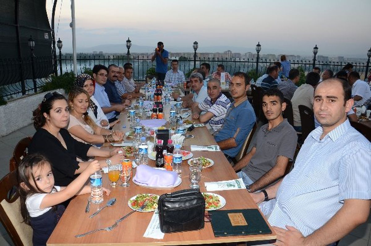 Eğitim-Bir-Sen Üniversite Şubesinden İftar