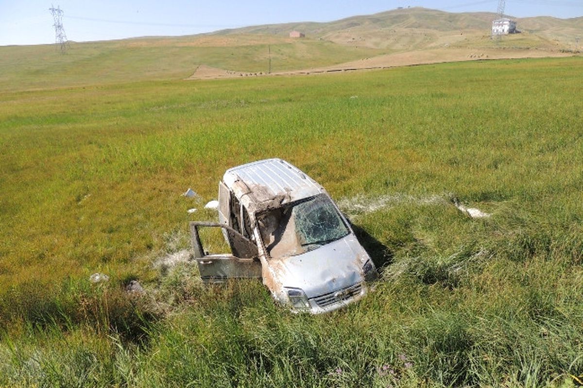 Eleşkirt\'te Trafik Kazası: 3 Yaralı