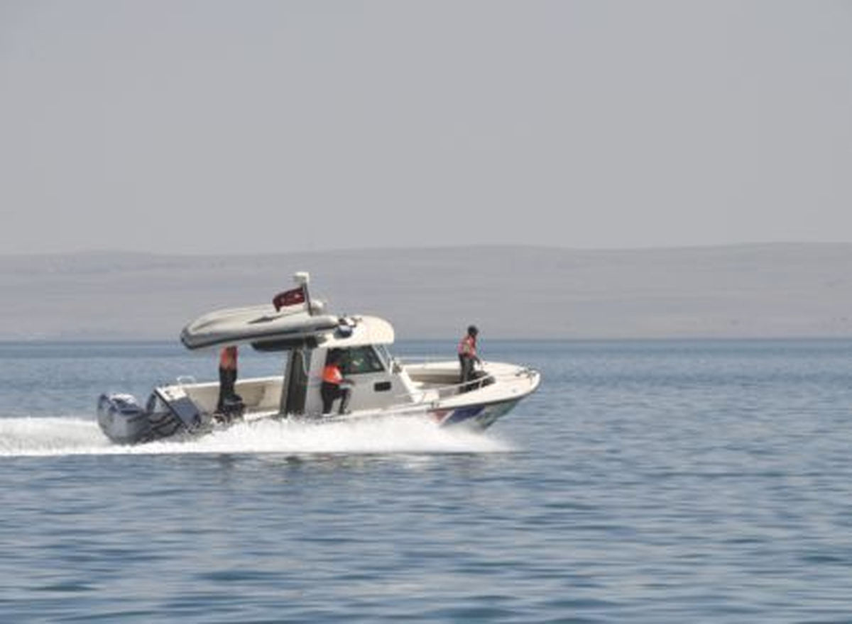 Erciş\'te Balıkçı Tekneleri Serbest Bırakıldı