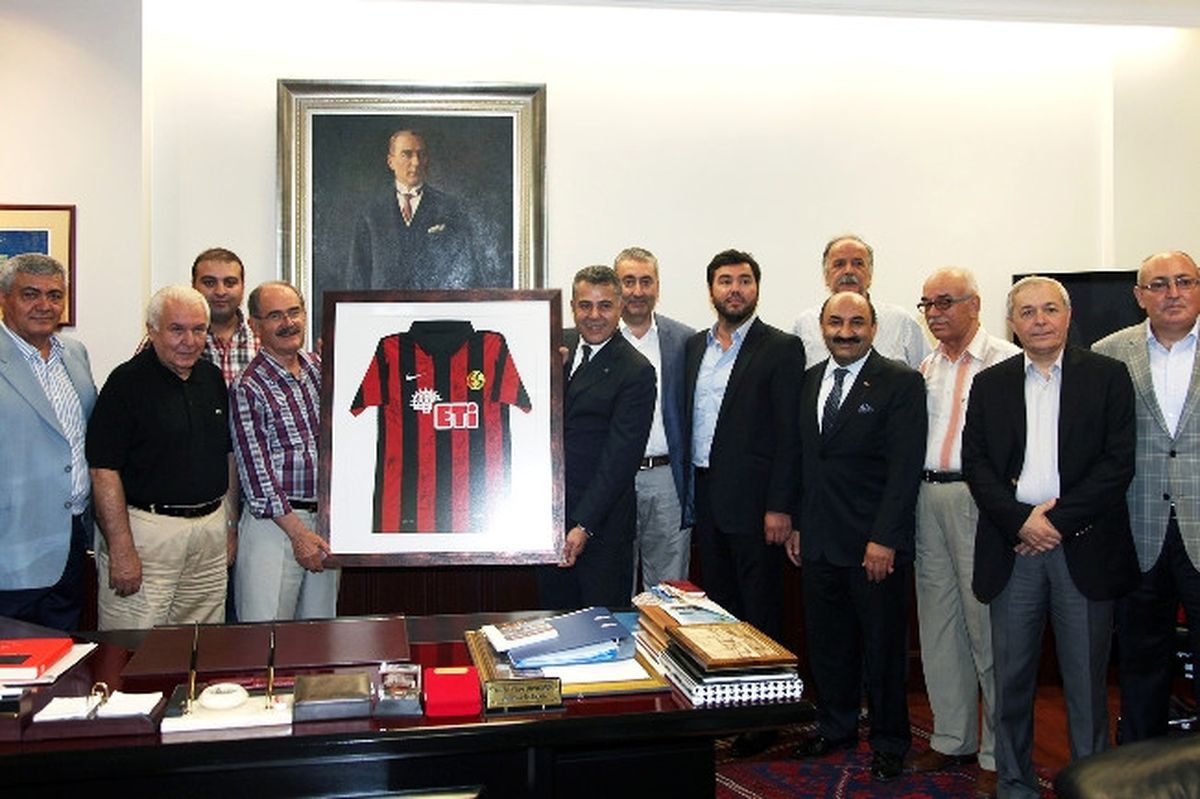 Eskişehirspor Yönetiminden Büyükerşen\'e Ziyaret