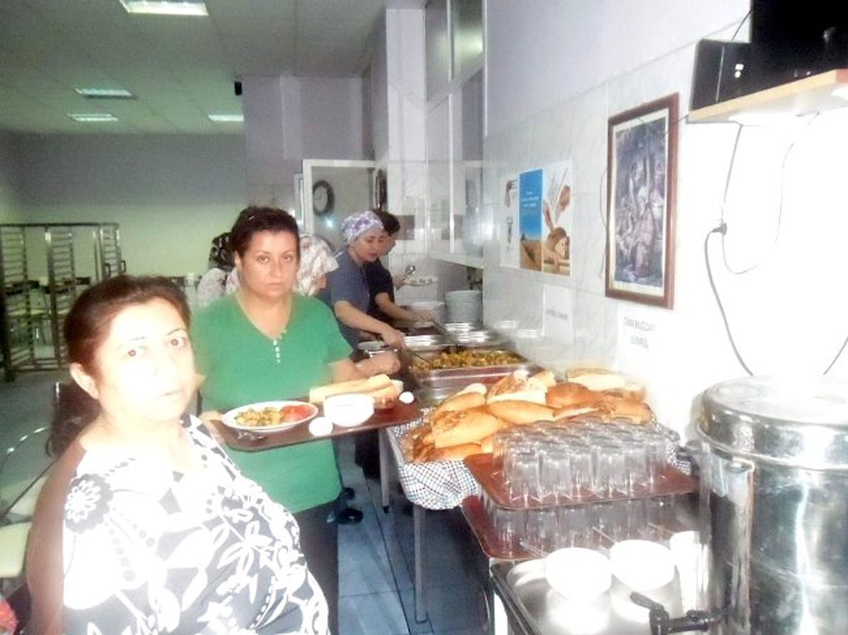 Hasta ve Refakatçilerine Açık Büfe Sahur Hizmeti