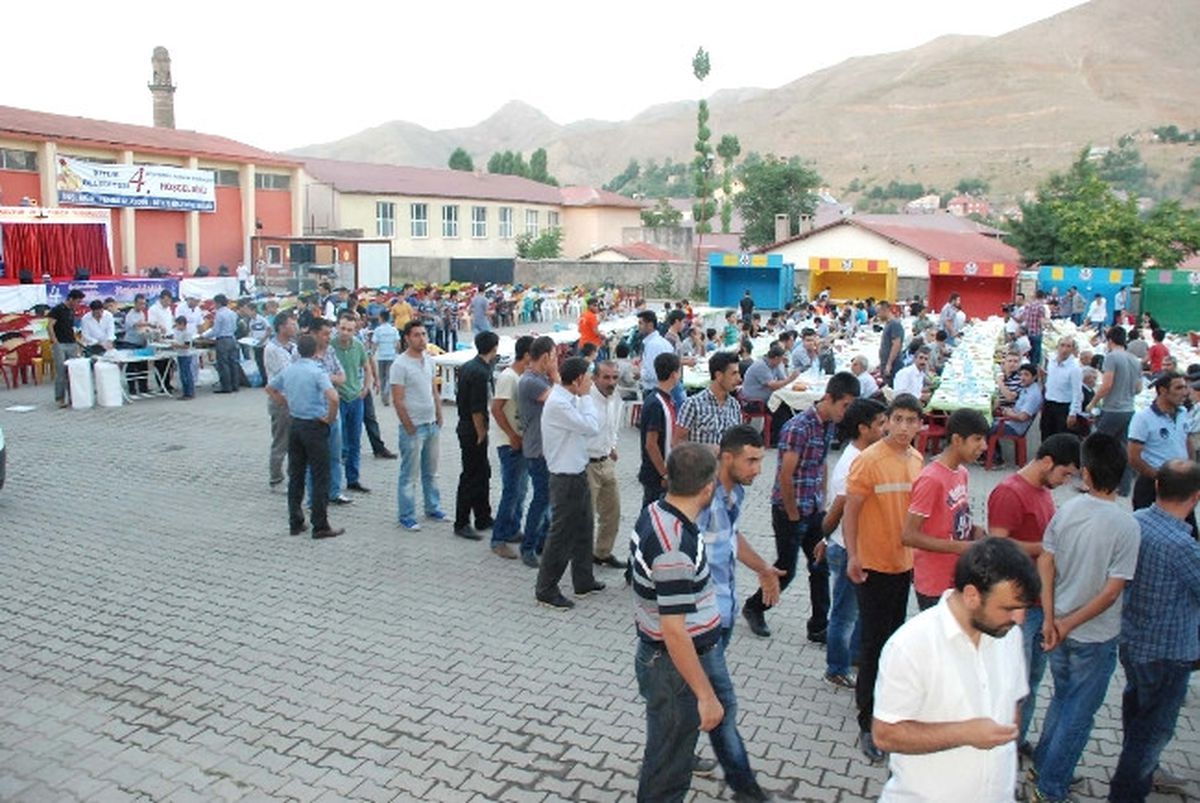 İftar Çadırlarına İlgi Artarak Devam Ediyor