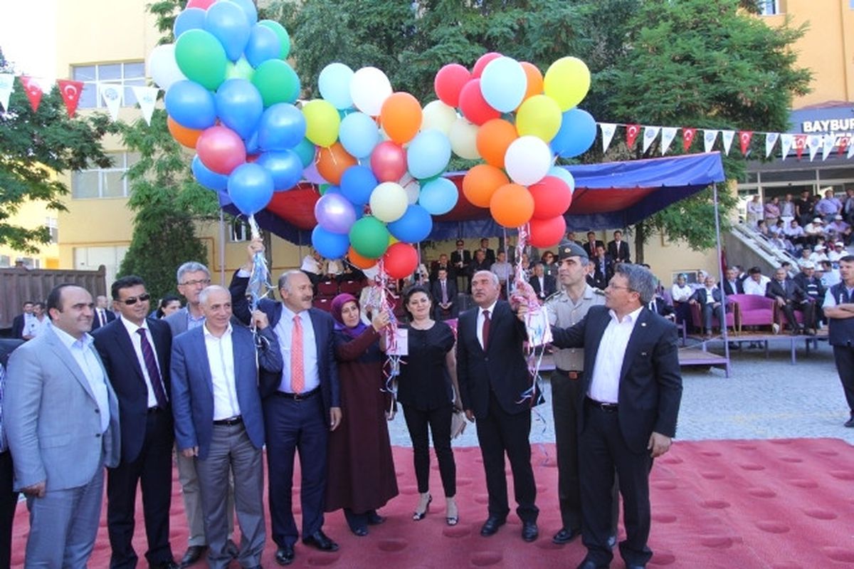 İkramiyeli Balon Karslı Çiftçiyi Sevindirdi