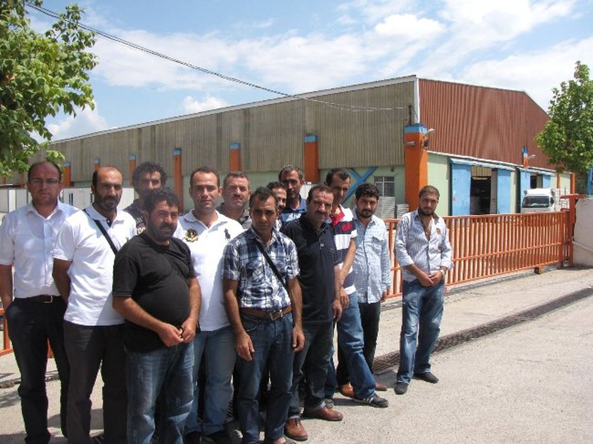 Irak\'ta Kaçak Çalıştıkları İddia Edilen 46 İşçiden Eylem