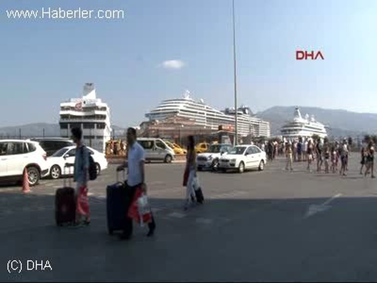 İzmir Denizden Turist Yağdı