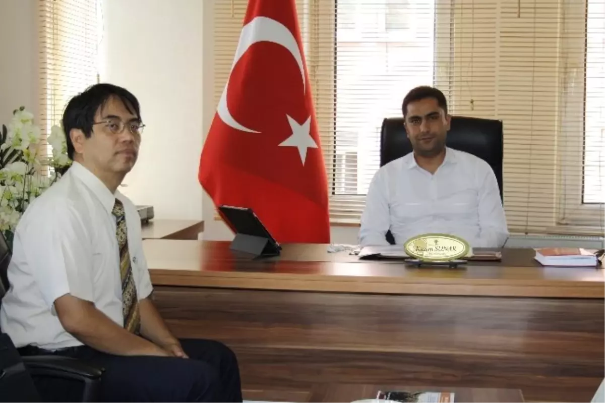 Japonya Büyükelçiliği Başkatibi Furukawa\'dan AK Parti\'ye Ziyaret