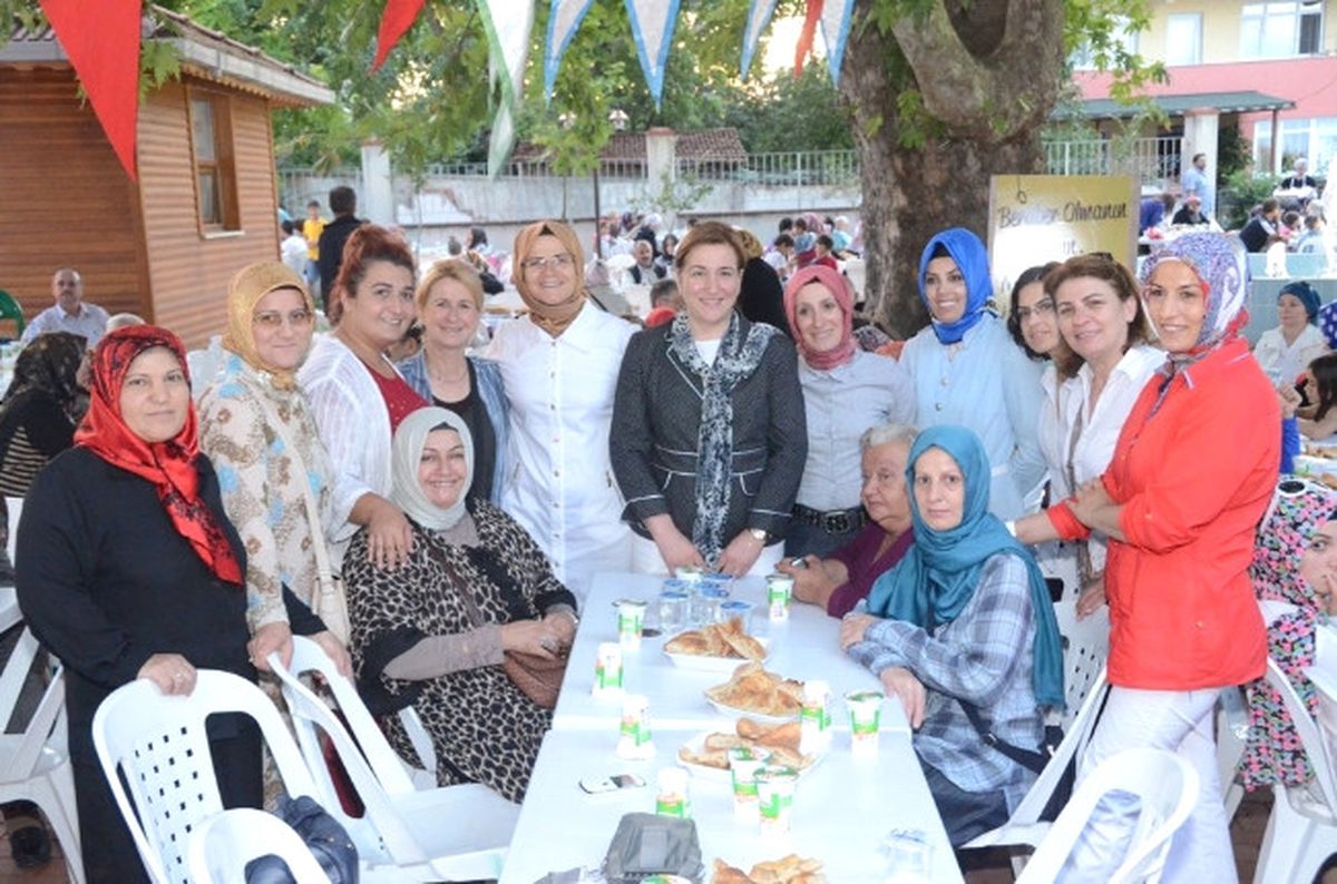 Kartepe Belediyesi Maşukiye\'de İftar Düzenledi