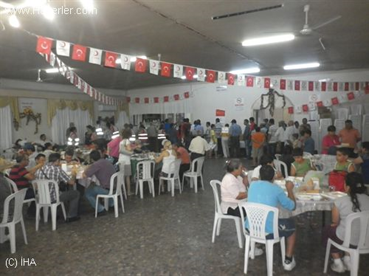 Kızılay Urla Şubesi İftar Verdi