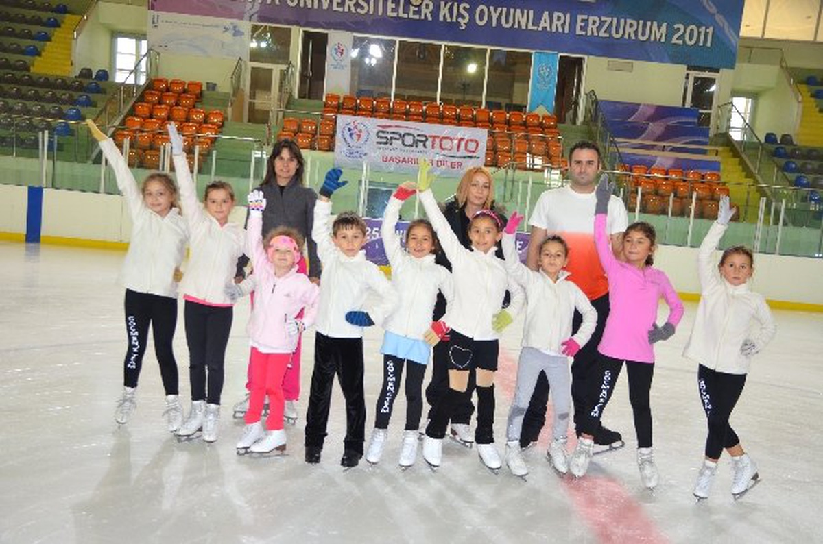 Kocaeli B.b Kağıtspor Buz Pateni Takımı Erzurum\'da