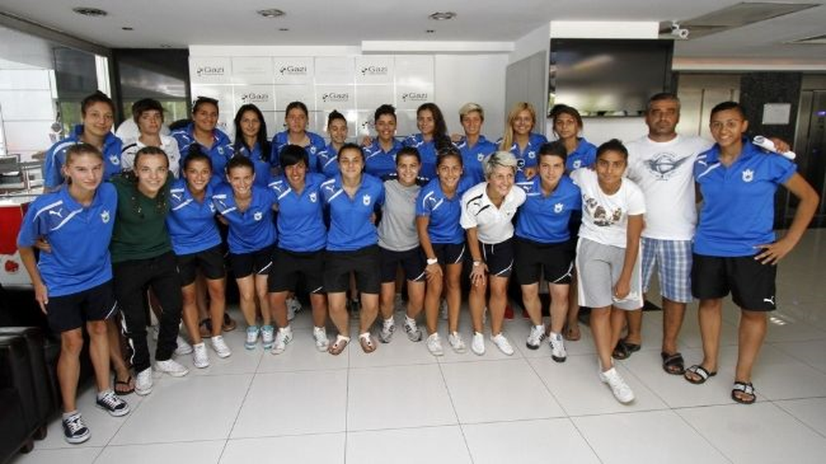 Konak Belediyespor Kadın Futbol Takımı\'nın Romanya Kampı