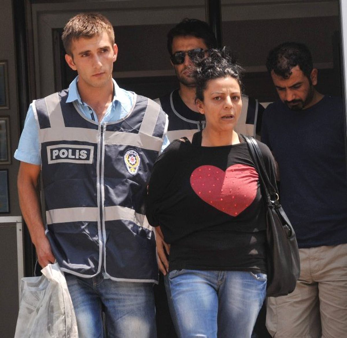 Kontör Dolandırıcıları Kadın Esnafın 40 Bin Lirasını Aldı