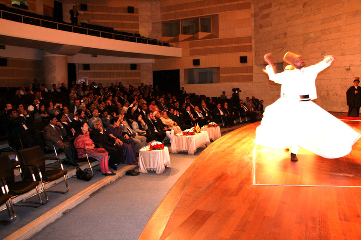 Konya Türk Tasavvuf Müziği Topluluğu Sema Gösterisi Sundu