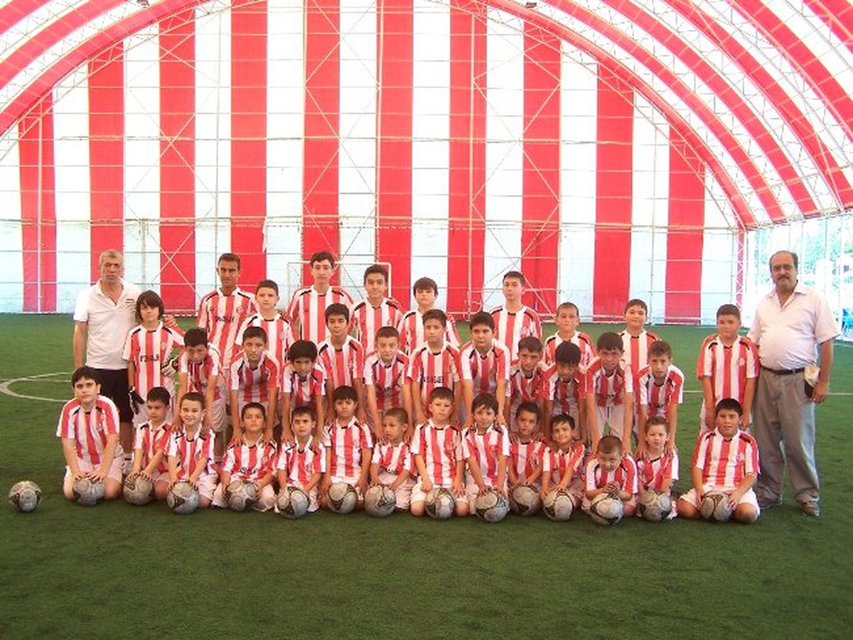 Korkuteli\'nde Yaz Futbol Okulu\'na Yoğun İlgi